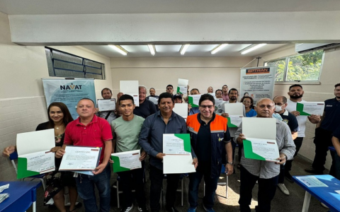 Detran Amazonas realiza entrega de CNHs Social e certificados da Escola Pública de Trânsito