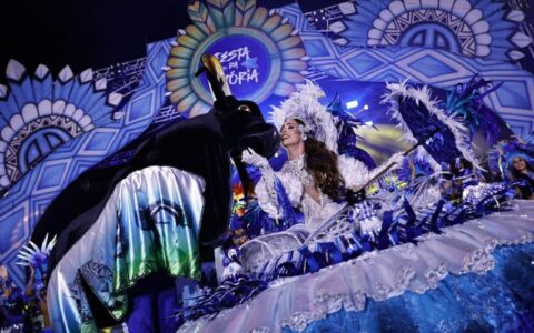 Boi Caprichoso celebra tricampeonato histórico no Sambódromo de Manaus