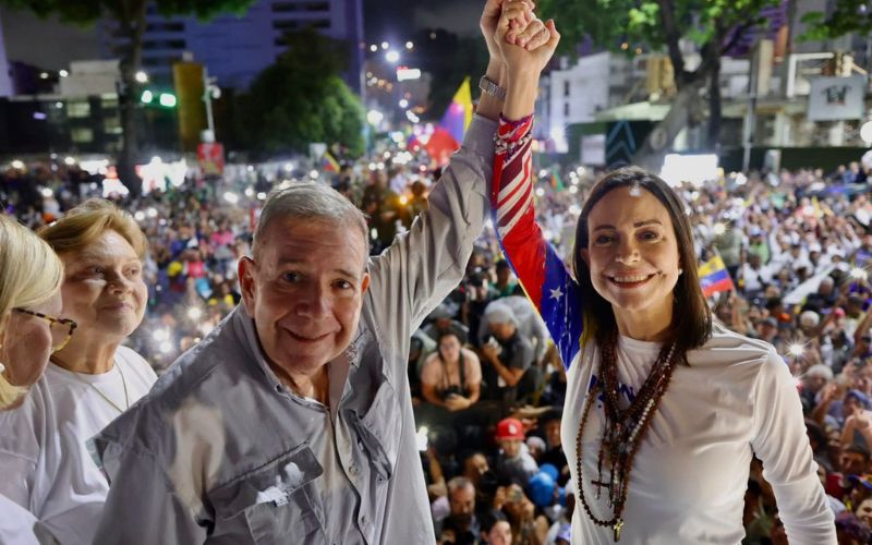 Último comício de Edmundo González e Maria Corina, candidato das oposições ao Governo de Maduro. (Foto: RS/Fotos Públicas) Oposição é favorita nas Eleições da Venezuela pela primeira vez em 25 anos