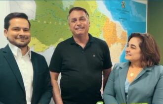 Bolsonaro oficializa Maria do Carmo como vice de Alberto Neto
