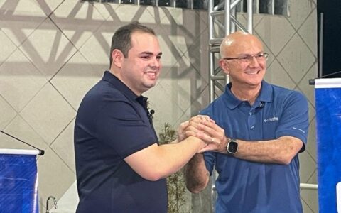 Menezes é anunciado como pré-candidato a vice-prefeito de Roberto Cidade