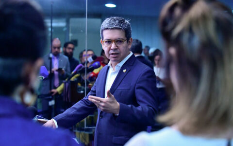 O senador Randolfe Rodrigues quer pressionar o Congresso para que a proposta seja aprovada