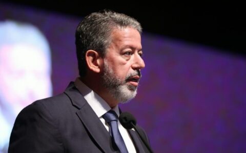Lira afirma que existem três nomes para assumir cadeira da presidência da Câmara em 2025