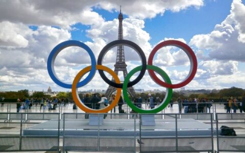 Paris 2024: Atletas brasileiros começam a chegar à Vila Paralímpica