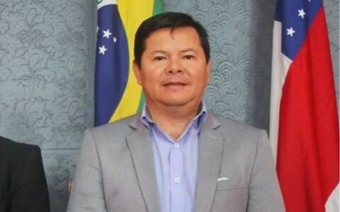 Prefeito de Anori desembolsa mais de R$ 450 mil para comprar fardamento