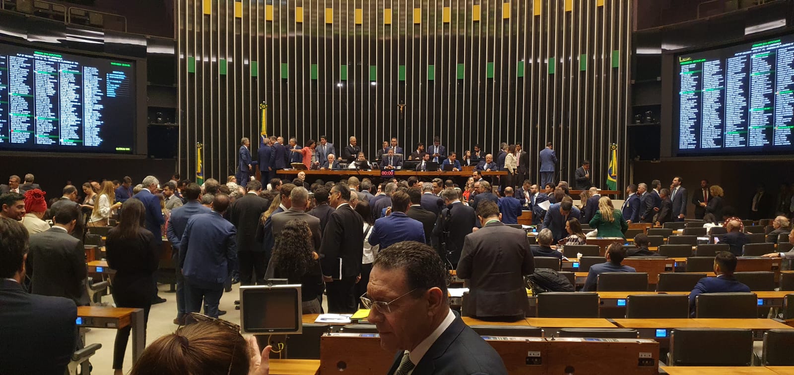 Deputados amazonenses cumprem recesso parlamentar antecipado