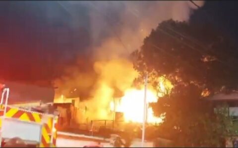 Incêndio consome nove casas no Santo Agostinho, em Manaus