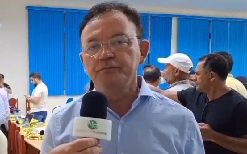 Prefeito de Humaitá, Dedei Lobo (Foto: Reprodução/Redes Sociais) Dedei Lobo entra na mira do TCE-AM por possíveis irregularidades na contratação de MEIs