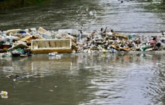 Crise do saneamento em Manaus expõe riscos à saúde e ao meio ambiente