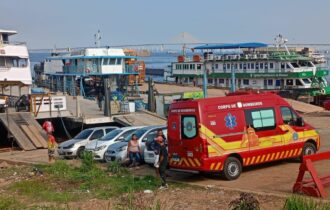Três pessoas morrem em incêndio de embarcação no Rio Negro, em Manaus