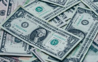 Dólar sobe apesar de intervenção do Banco Central