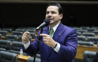 Alberto Neto cai na preferência dos manauaras, aponta pesquisa