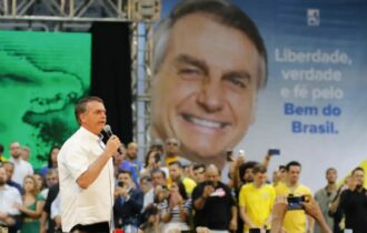 Ministro dá cinco dias para a PF concluir investigação contra Bolsonaro por ataques às urnas