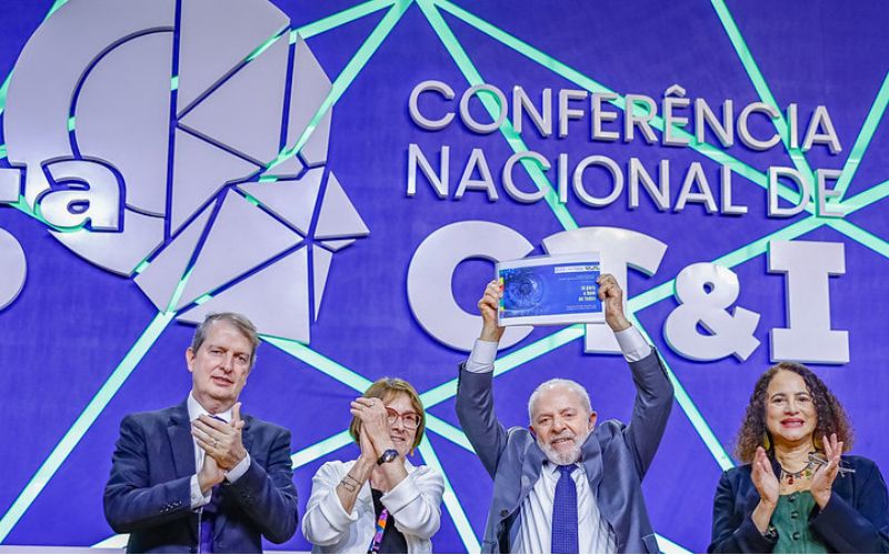 Presidente Lula recebe proposta para Inteligência Artificial