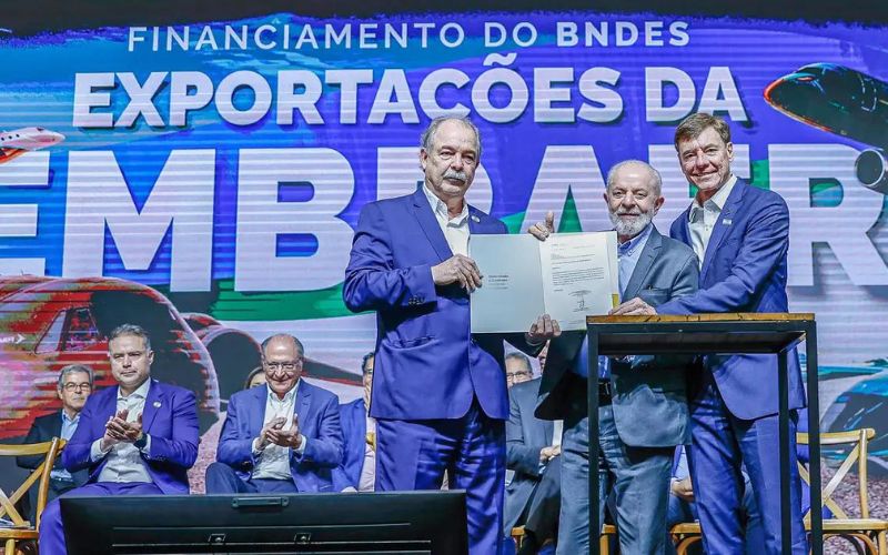 BNDES conclui financiamento para exportação de 32 jatos da Embraer