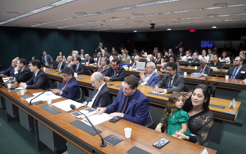 Comissão aprova projeto que permite a município pedir ao IBGE um novo Censo