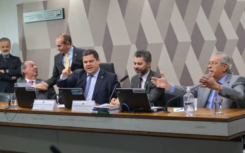 Comissão do Senado quer obrigar governo a detalhar gastos com cartão corporativo