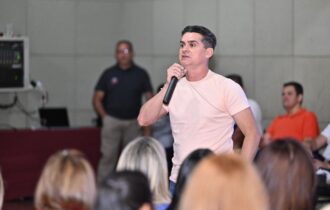 David reúne mais de 200 candidatos a vereador para alinhamento estratégico