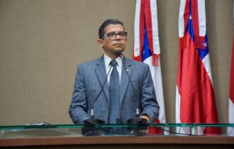 Deputado inclui mensagens sobre saúde mental em conta de energia e internautas criticam