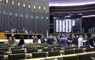 Deputados disputam vagas para cargos no legislativo dos municípios