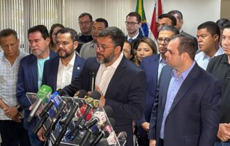 Wilson Lima anuncia reajustes nas datas-base de servidores estaduais