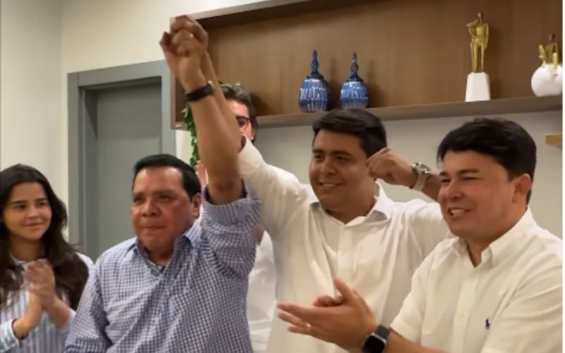 (Foto: Reprodução/ Redes Sociais) Adail Pinheiro anuncia o filho como vice em Coari