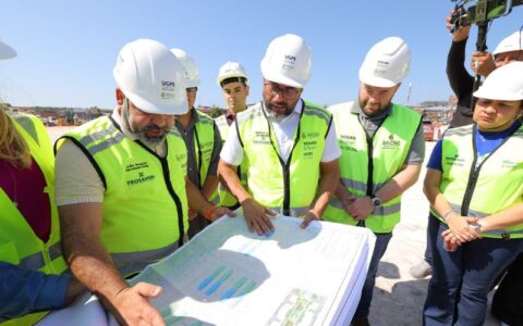 Wilson Lima vistoria avanço das obras do conjunto habitacional da comunidade da Sharp