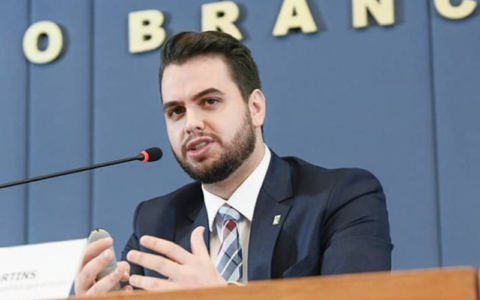 Filipe Martins, ex-assessor de Jair Bolsonaro tem soltura decretada por Moraes
