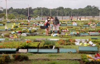 Cemitérios de Manaus devem receber 300 mil pessoas no Dia dos Pais