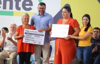Wilson participa da ação que oferece serviços gratuitos à população