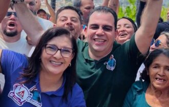 Wilker e Professora Renata formalizam candidatura no TSE