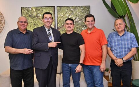 Jonatas Câmara divide igreja para declarar apoio a David e não a Roberto Cidade
