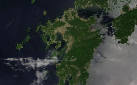 Forte terremoto atinge costa sul do Japão e gera alerta de tsunami