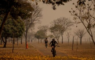 Saúde pede que população evite exposição à fumaça e atividades físicas