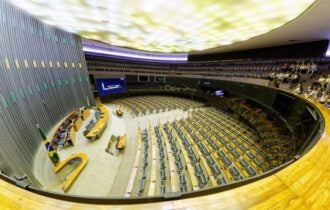 Comissão da Câmara aprova projeto que proíbe cancelamento de planos de saúde em emergências