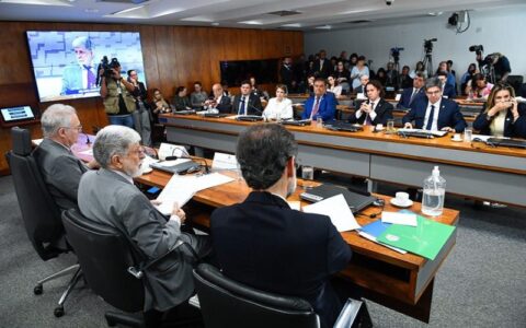 Brasil não vai reconhecer presidente da Venezuela sem atas eleitorais, diz Amorim