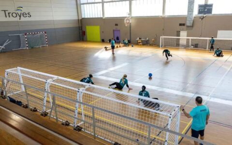 Seleções feminina e masculina de goalball fazem 1º treino em Paris