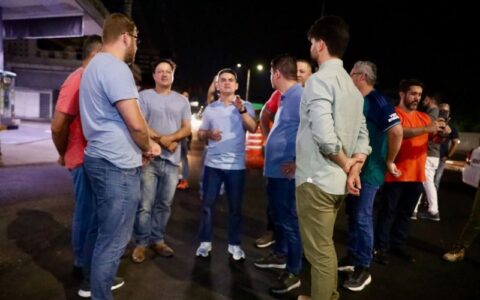 David Almeida acompanha finalização dos serviços de recapeamento na Constantino Nery