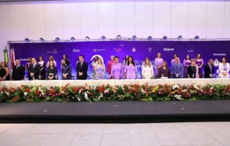 Presidente do TCE-AM recebe Medalha de Mérito por atuação em defesa das mulheres