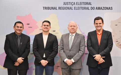 David Almeida visita TRE Amazonas para defender 'eleições limpas'