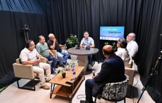 'Manaus vive seu melhor momento, mas podemos fazer mais', afirma David Almeida em entrevista