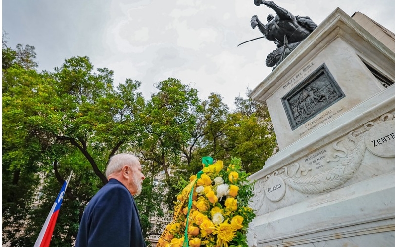 Lula faz homenagem e é vaiado no Chile -Foto: (Ricardo Stukert/PR) Lula é vaiado em visita oficial ao Chile
