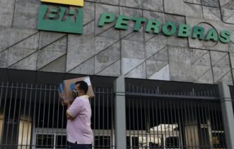 Acionistas da Petrobras começam a receber dividendos