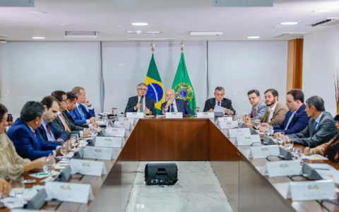Lula não irá opinar em eleição da Câmara, diz líder do governo
