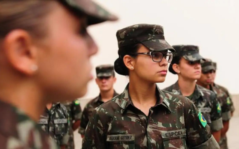 Com a mudança, após o alistamento voluntário, elas passarão ainda pelas etapas de seleção, que incluem a inspeção de saúde e a incorporação Foto: (Divulgação/Exército Brasileiro)