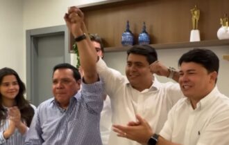 Adail Pinheiro anuncia o filho como vice em Coari