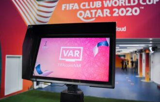 'VAR arcaico': CBF ignora críticas de Abel e defende tecnologia do futebol brasileiro