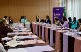 Governo quer apoio de times de futebol contra feminicídio