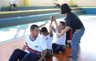 Escolas estaduais de atendimento específico a alunos com deficiência promovem atividades adaptadas