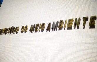 Governo fecha acordo salarial com servidores federais ambientais